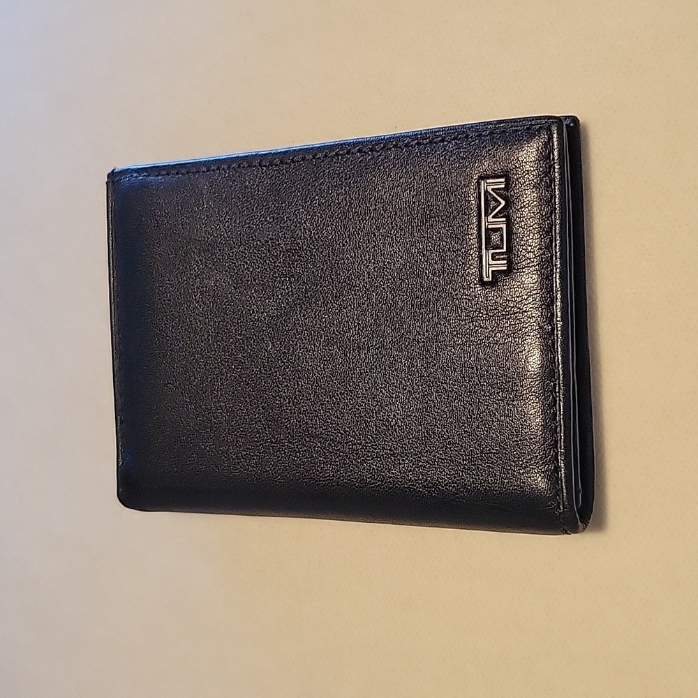 Tumi Black Leather Mens Wallet